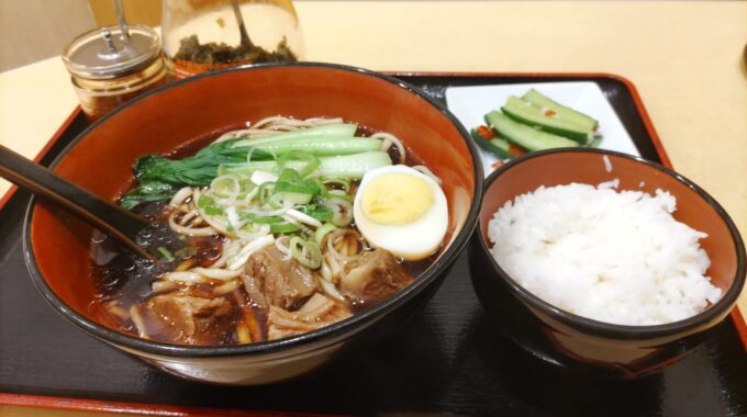 牛肉麺 (ニューロウメン)