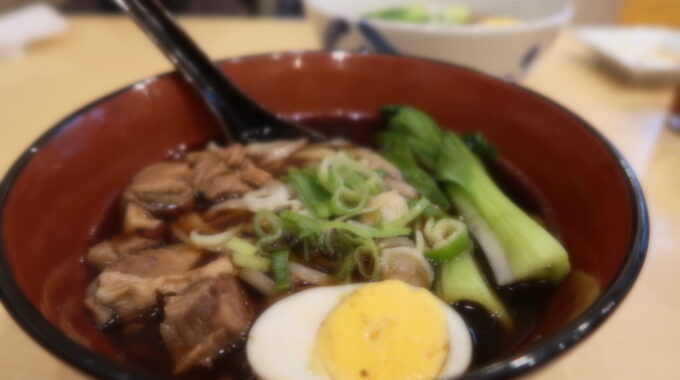 牛肉麺　醤油味