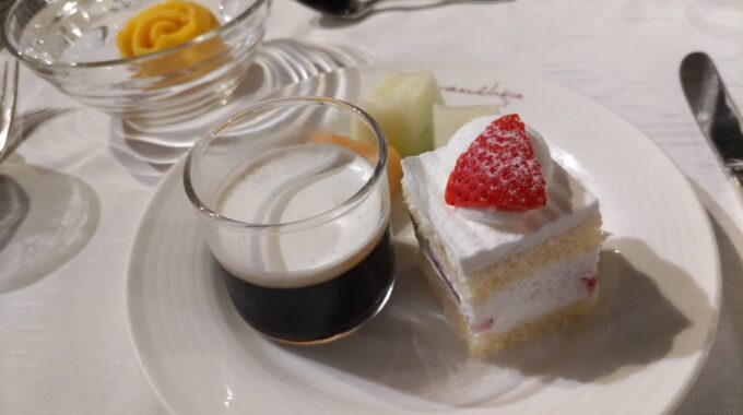 コーヒーゼリーやショートケーキ