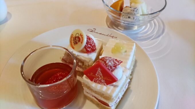 いちごのショートケーキやあまおうゼリーなど